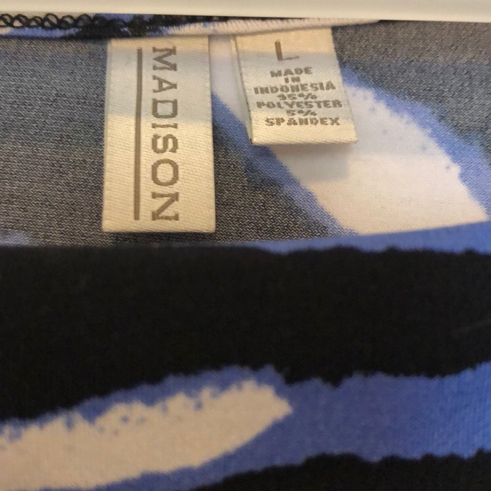 🛍 4 for $30👗 Blue, White & Black Shirt NWOT - Picture 2 of 2